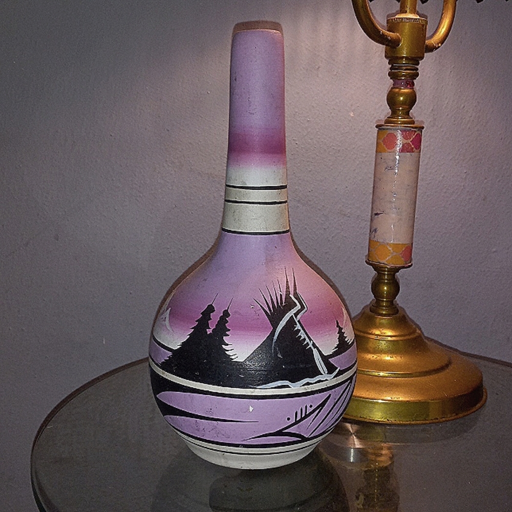 Native pottery vase